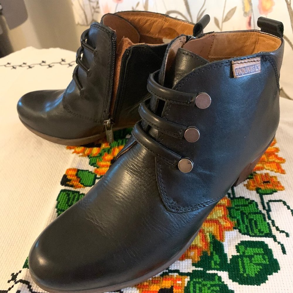 Ankle boots